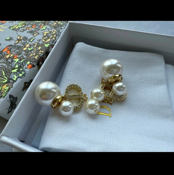 Authentic Christian Dior Gold and Pearl Tribales Drop Pierced Earrings - Picture 5 of 5